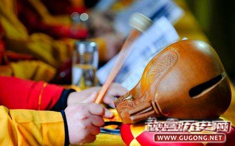 为什么和尚念经时要敲木鱼?