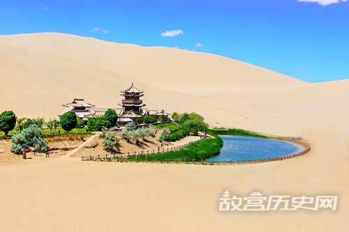 敦煌月牙泉是怎么形成的