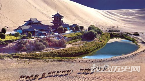敦煌八景的月泉晓彻是指什么