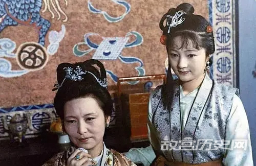 《红楼梦》里王夫人不叫贾夫人的原因