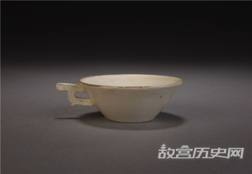 故宫馆藏定窑白釉单柄杯