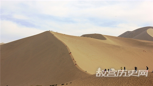 敦煌鸣沙神山的传说