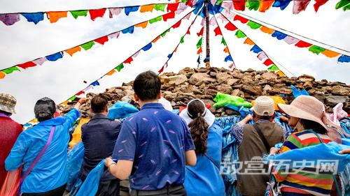 蒙古族敖包节的风俗