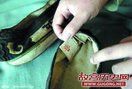 清朝科考的微型作弊工具,一粒米即可遮盖8个字