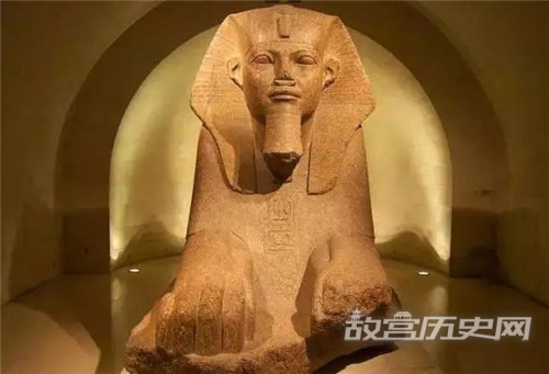 卢浮宫收藏的塔尼斯的斯芬克斯像是公元前多少年的