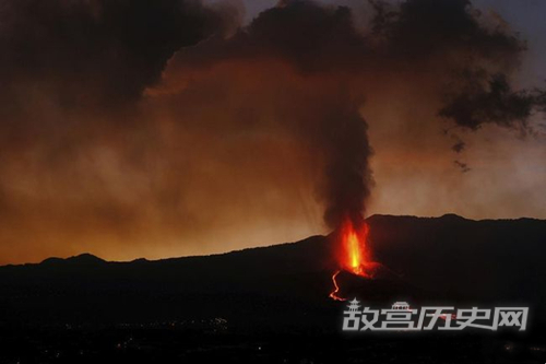拉帕尔马岛火山在哪里