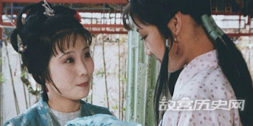 《红楼梦》鸳鸯和平儿地位对比