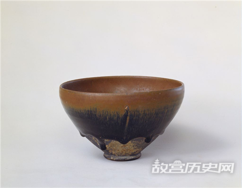 故宫馆藏建阳窑黑釉兔毫盏