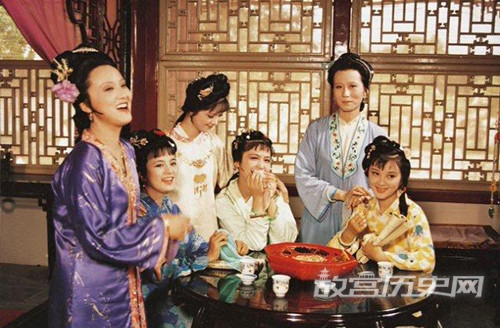 《红楼梦》中同一天生日的人介绍