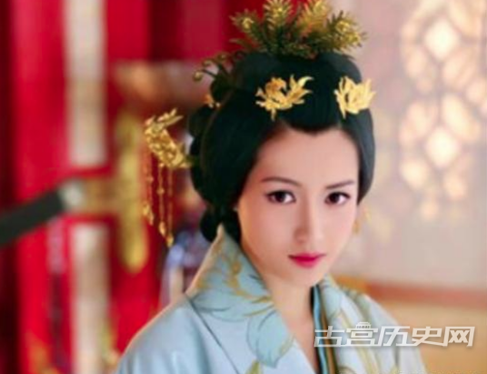 1567477964774722.png 千金小姐与下人私定终身,一年后竟成王后