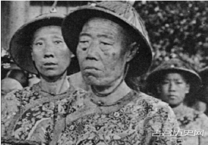 1569485780622263.png 慈禧太后从紫禁城逃出来,为什么不带护卫?