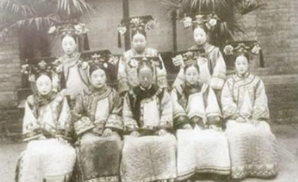 1566885745221469.png 皇后如果生下个双胞胎江山谁来继承?嫡长子继承究竟是怎么样的?