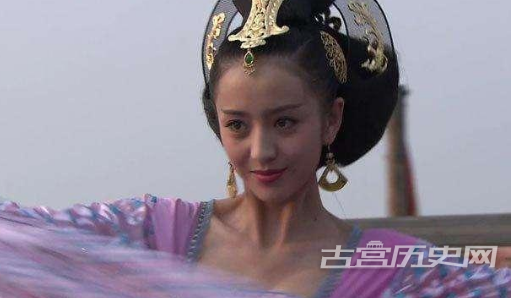1566533232757227.png 同样是平阳公主进献的美女,一个成为一代贤后,一个祸害一代王朝!