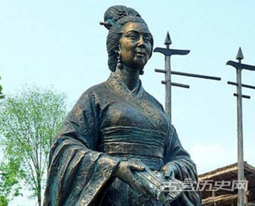 1566875222504879.png 秦始皇为何会允许一个女人组建数千人武装?